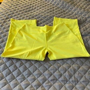 Beyond Yoga flare Capri pants